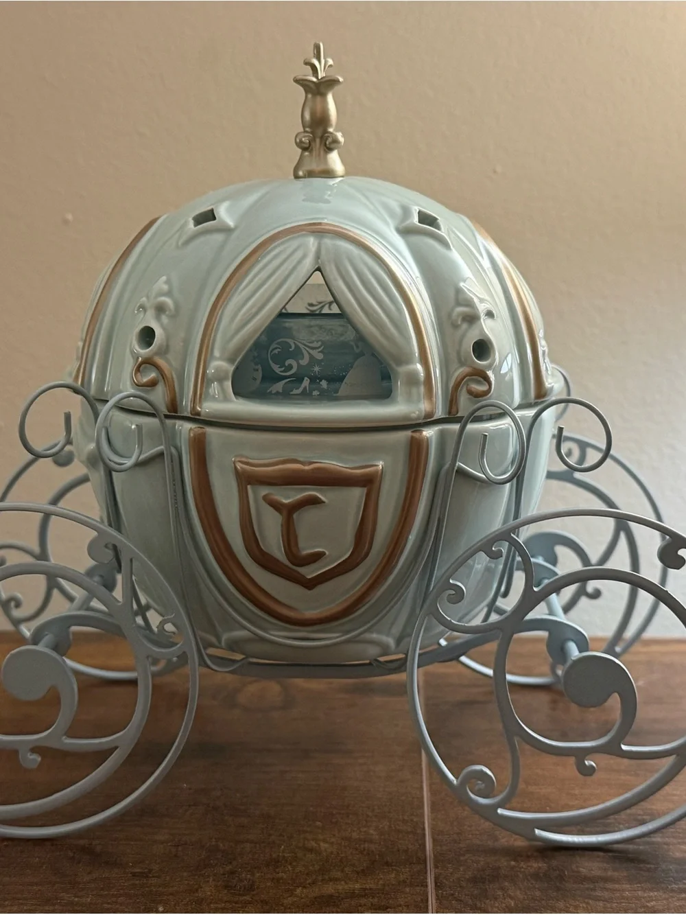 Scentsy Cinderella Carriage Lantern - White, Gold
